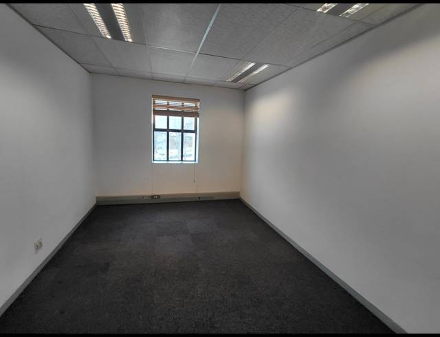 377M² OFFICE TO LET IN BRYANSTON